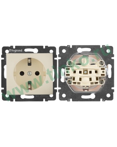 Розетка Valena 2К+3 с защитными шторками, на винтах 16А 250В, слоновая кость (774321). Розетка. LegranD в Копейске