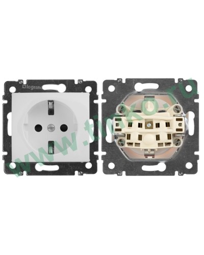 Розетка Valena 2К+3 10/16А, белый (774420). Розетка. LegranD в Копейске
